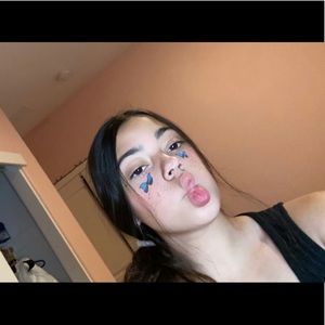 Meet your Posher, Nidia